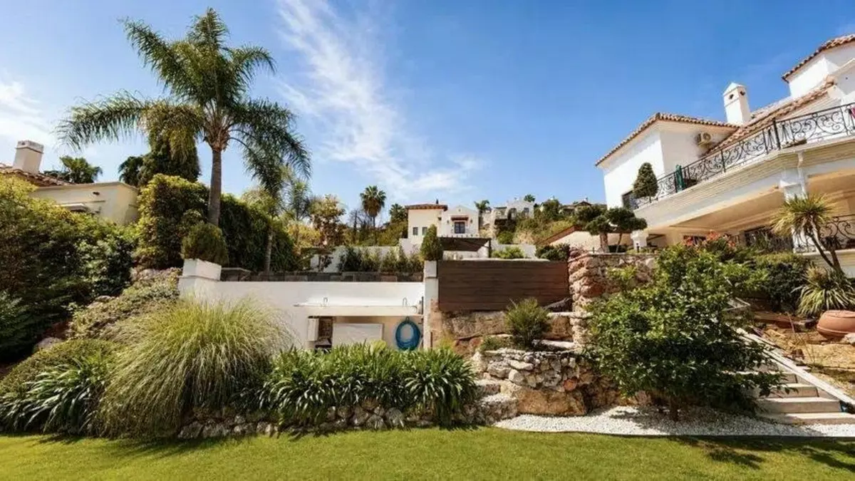 6-bedroom Villa In Benahavis, Spain (746 M²)