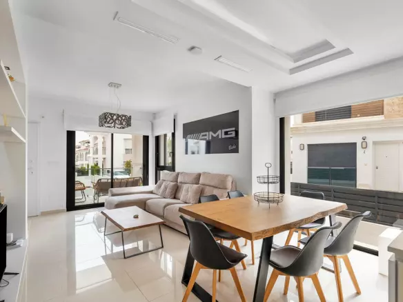 4-bedroom Villa In Rojales, Spain (157 M²)
