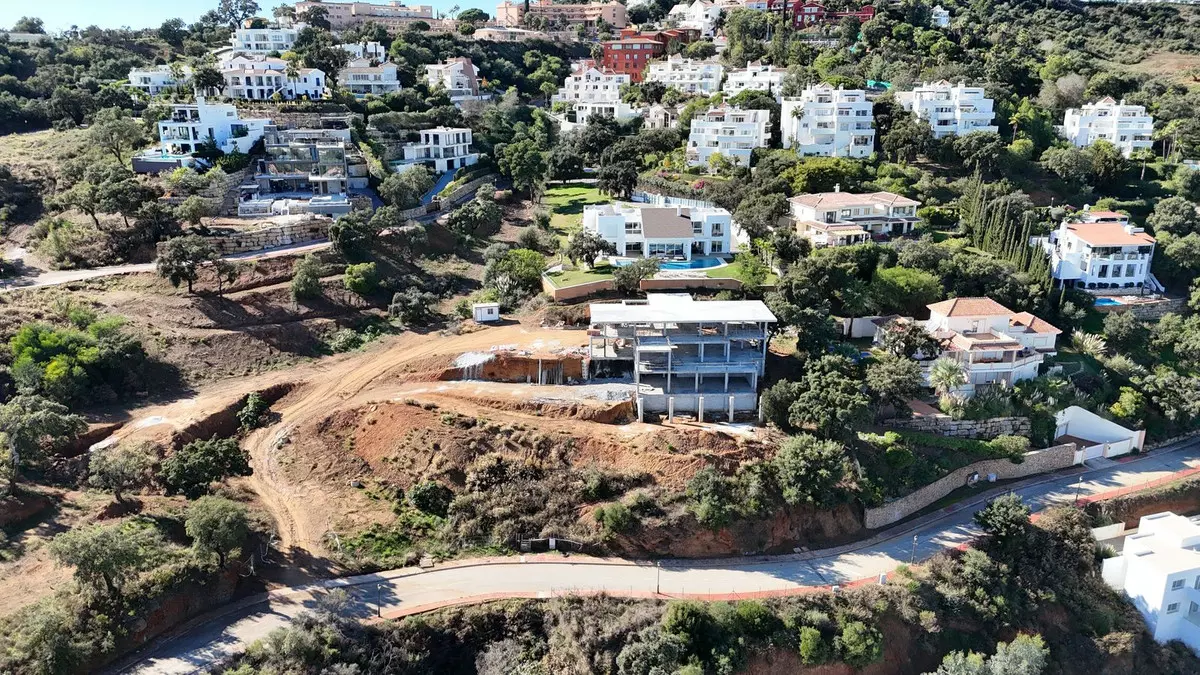 4-bedroom Villa In Marbella, Spain (553 M²)