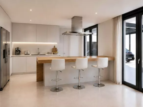 4-bedroom Villa In Estepona, Spain (274 M²)