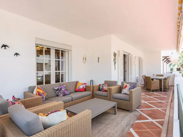 3-bedroom Apartment In Estepona, Spain (129 M²)