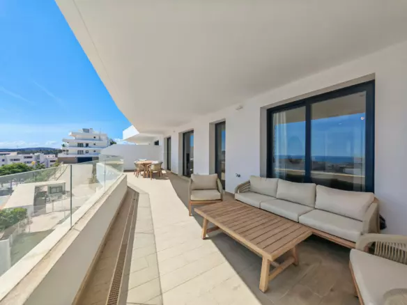 4-bedroom Apartment In Estepona, Spain (164 M²)