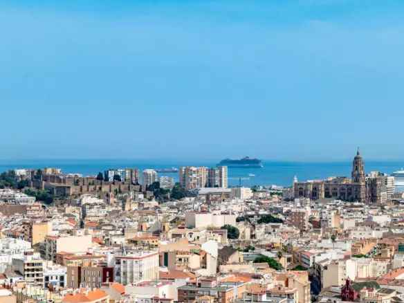 3-bedroom Apartment In Málaga, Spain (108 M²)