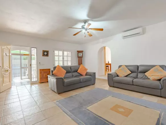 5-bedroom Country House In Coín, Spain (215 M²)