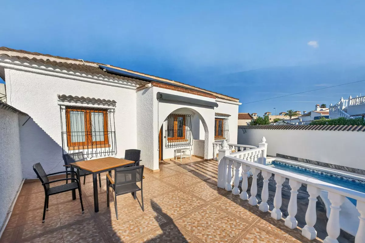 3-bedroom Villa In Torrevieja, Spain (123 M²)