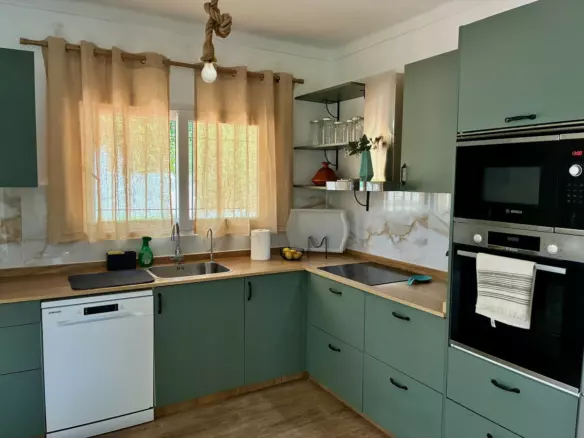 3-bedroom Villa In Estepona, Spain (139 M²)