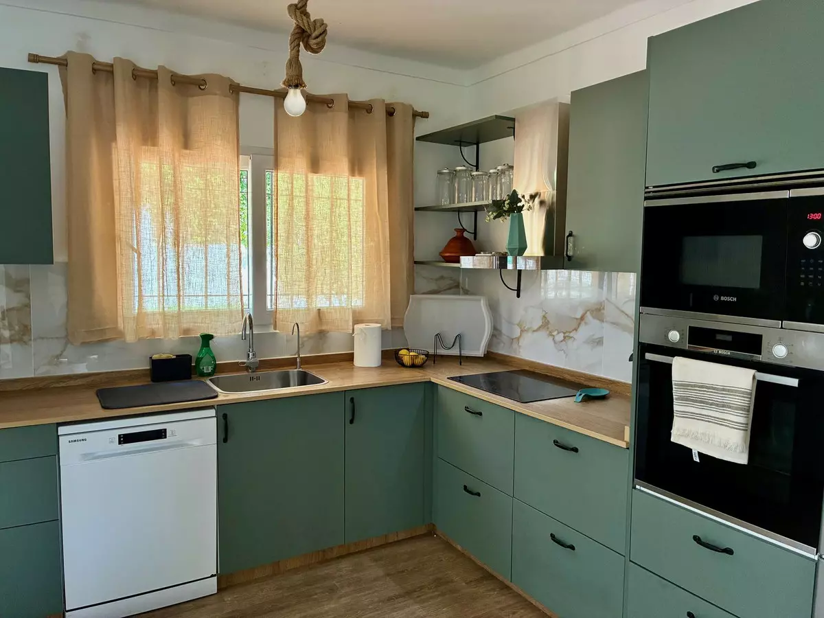 3-bedroom Villa In Estepona, Spain (139 M²)