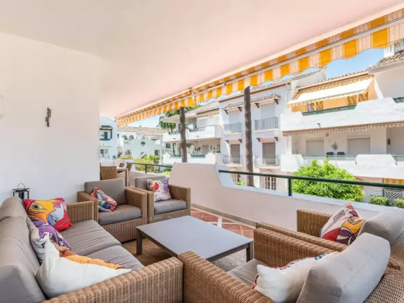 3-bedroom Apartment In Estepona, Spain (129 M²)