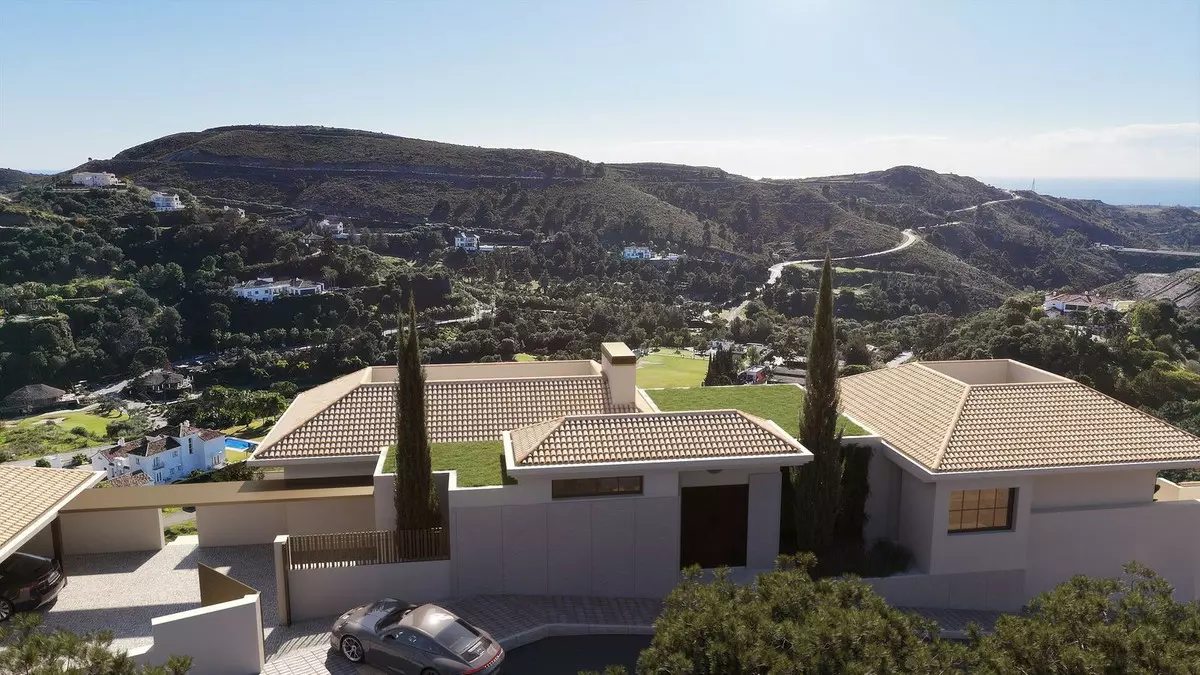 4-bedroom Villa In Benahavis, Spain (550 M²)
