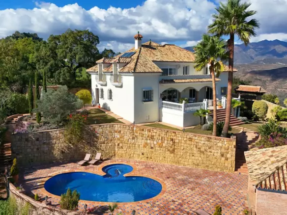 6-bedroom Villa In Marbella, Spain (477 M²)