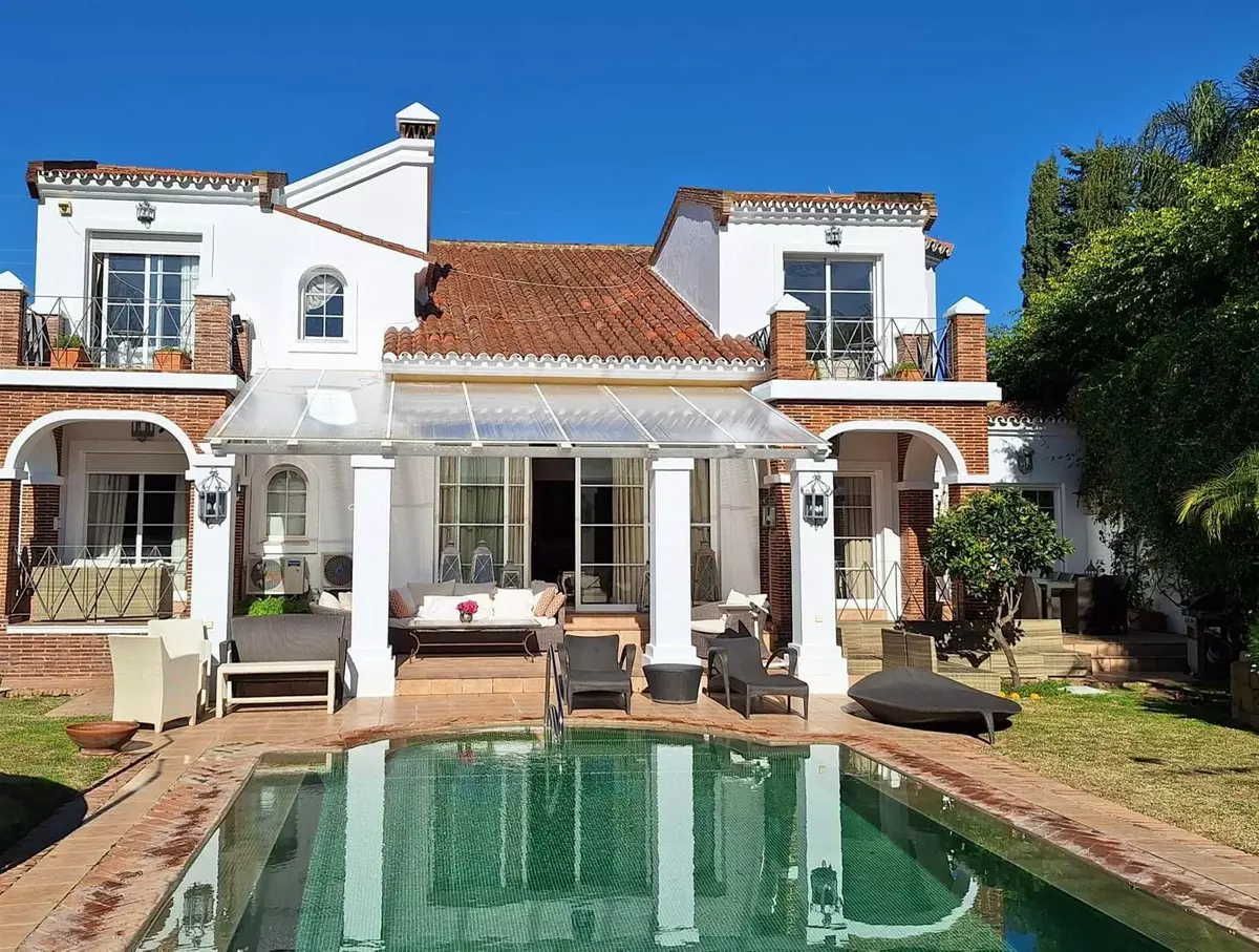4-bedroom Villa In Marbella, Spain (404 M²)