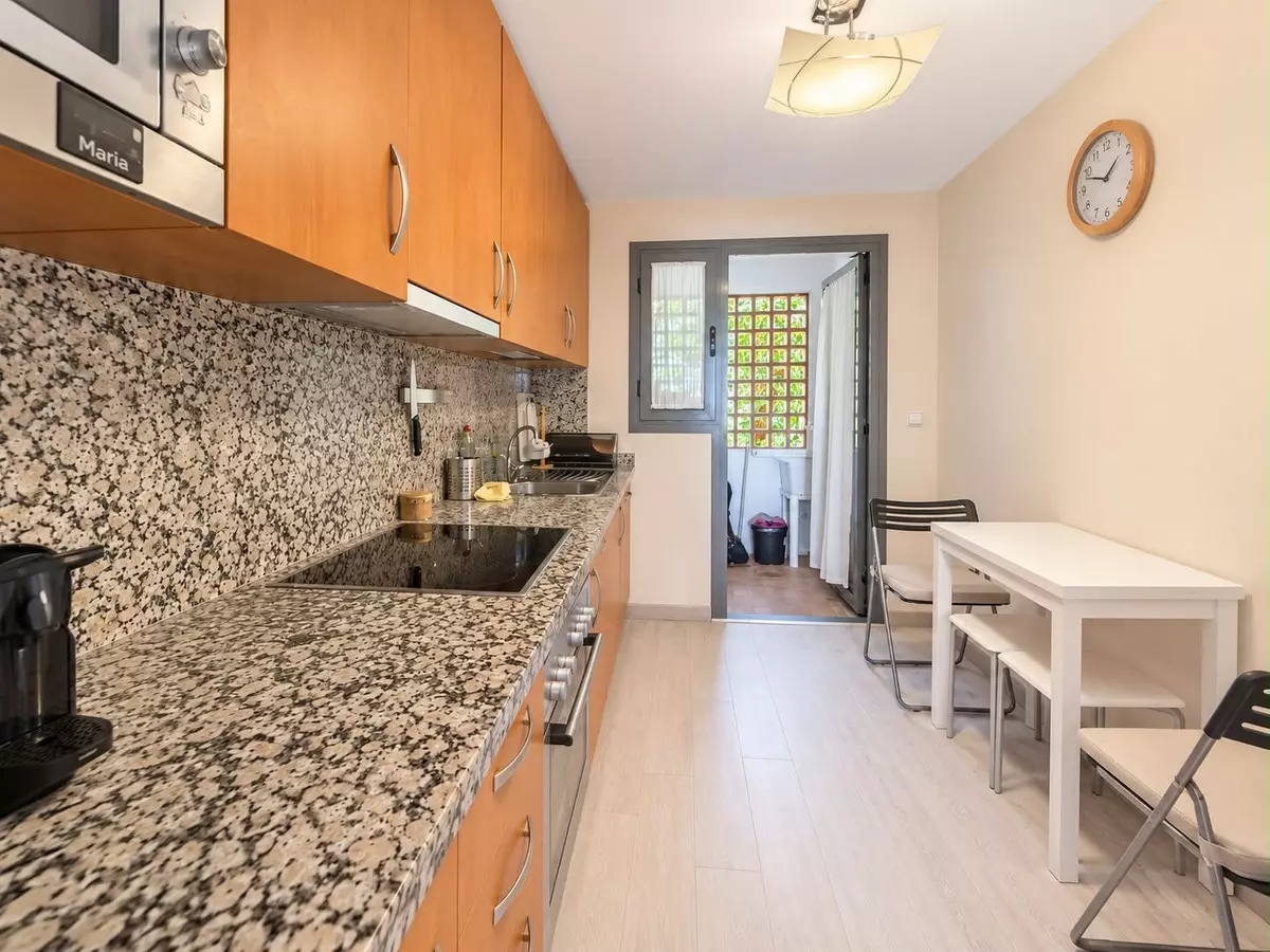 2-bedroom Apartment In Estepona, Spain (99 M²)