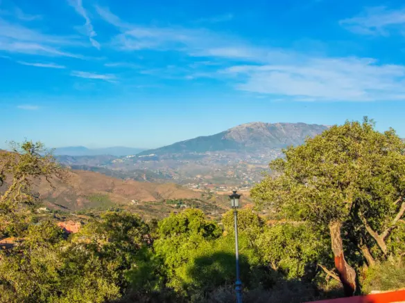 4-bedroom Villa In Marbella, Spain (328 M²)