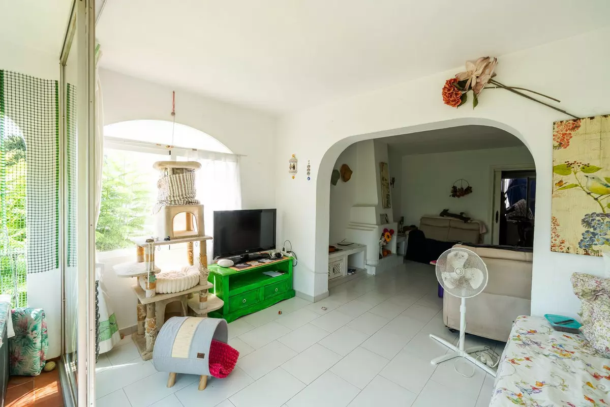 1-bedroom Apartment In Estepona, Spain (61 M²)
