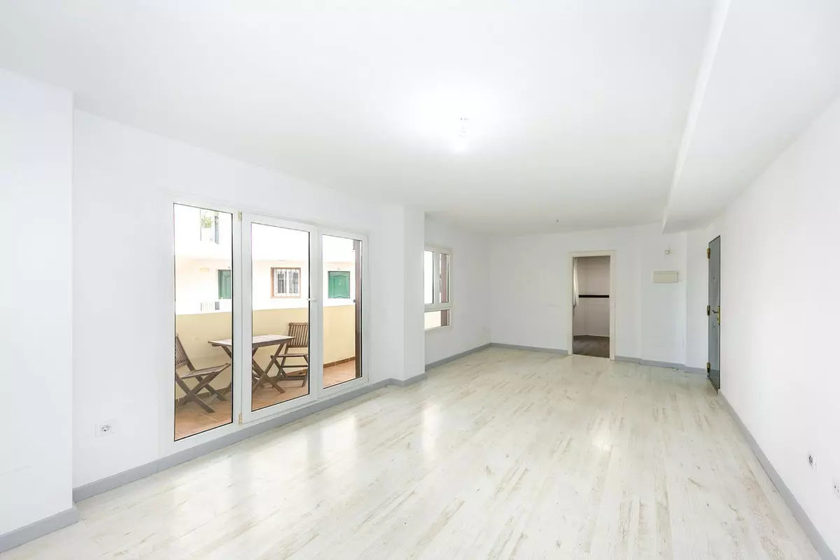 3-bedroom Apartment In Benalmádena, Spain (137 M²)