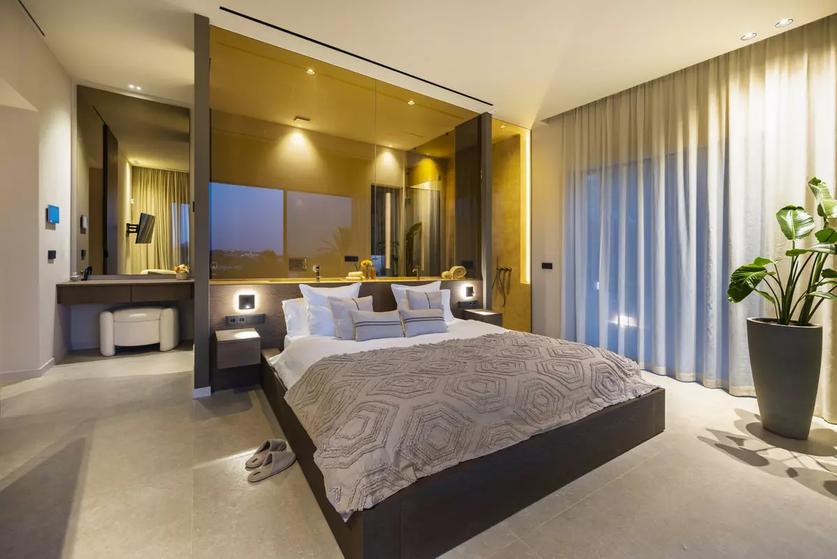 5-bedroom Villa In Marbella, Spain (785 M²)