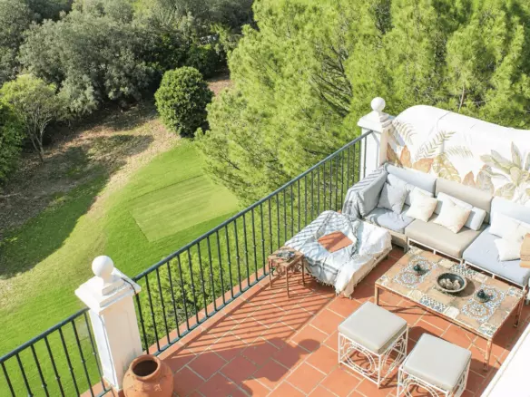 5-bedroom Town House In Benahavis, Spain (208 M²)