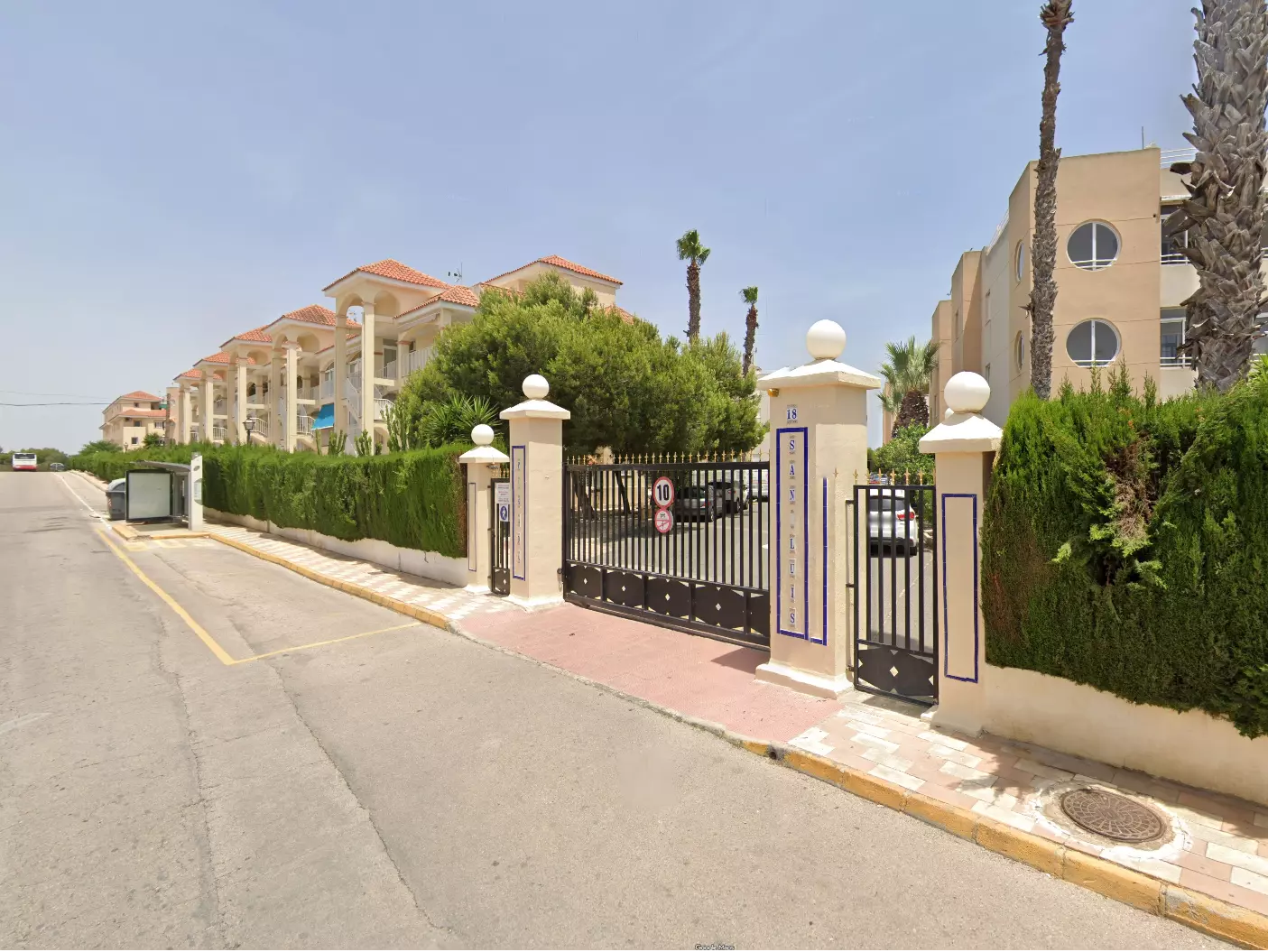 2-bedroom Town House In Torrevieja, Spain (64 M²)