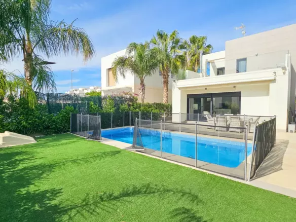 3-bedroom Villa In Rojales, Spain (125 M²)