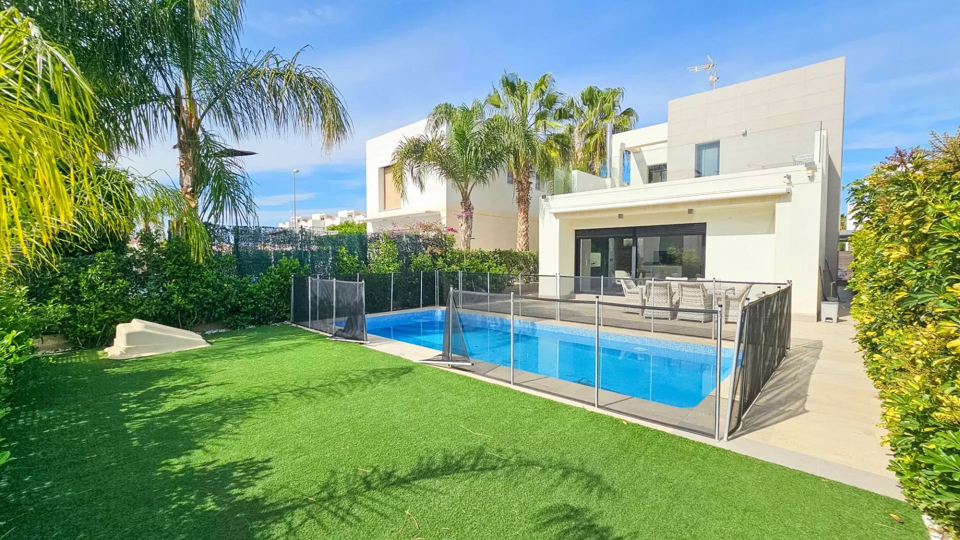 3-bedroom Villa In Rojales, Spain (125 M²)