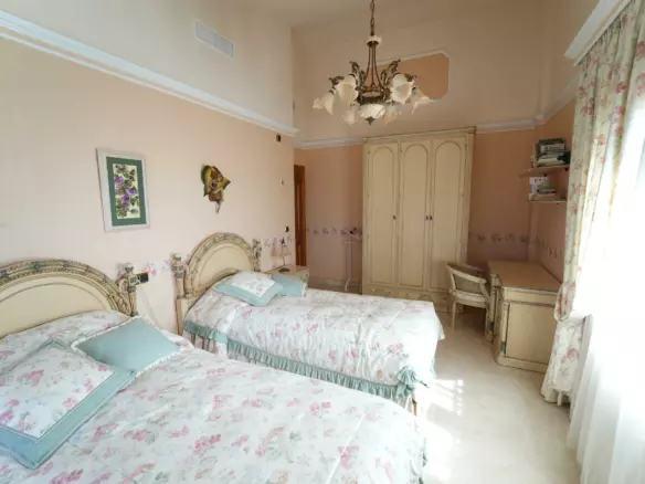 8-bedroom Villa In Orihuela Costa, Spain (734 M²)