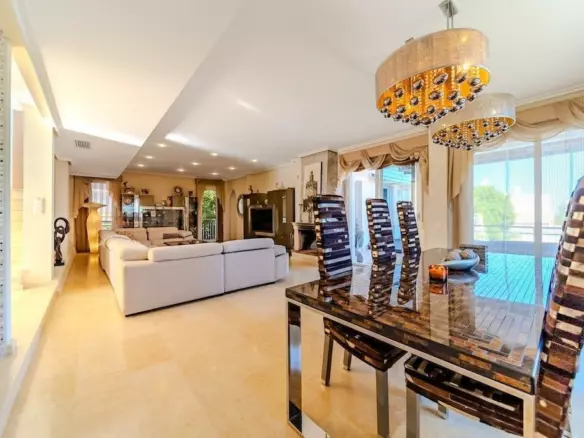 5-bedroom Villa In Torrevieja, Spain (438 M²)