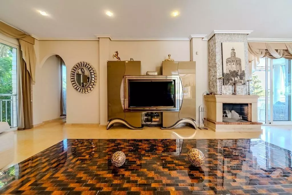 5-bedroom Villa In Torrevieja, Spain (438 M²)
