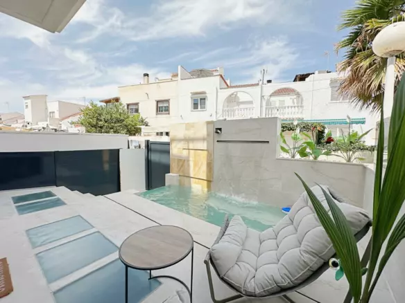 3-bedroom Town House In Torrevieja, Spain (180 M²)