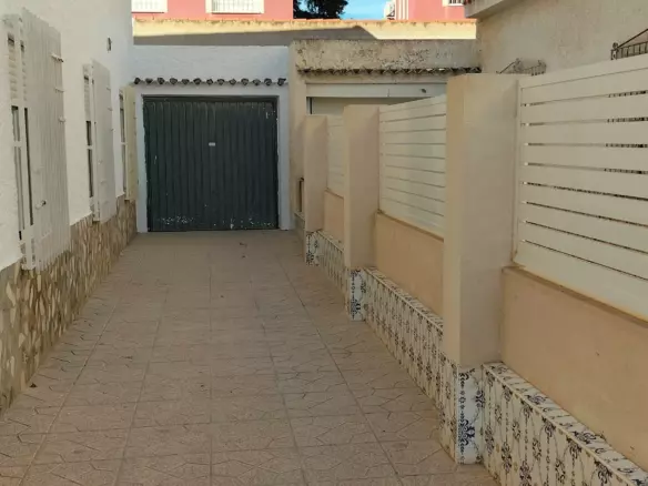 5-bedroom Town House In Pilar De La Horadada, Spain (125 M²)