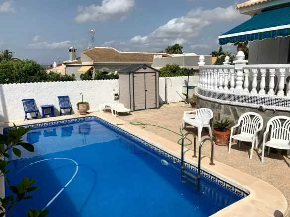 5-bedroom Semi In Torrevieja, Spain (170 M²)