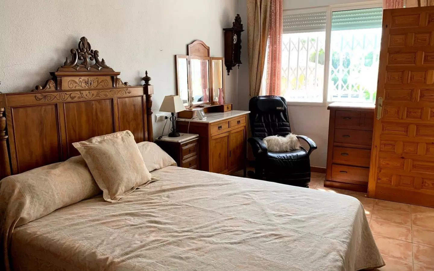 5-bedroom Semi In Torrevieja, Spain (170 M²)