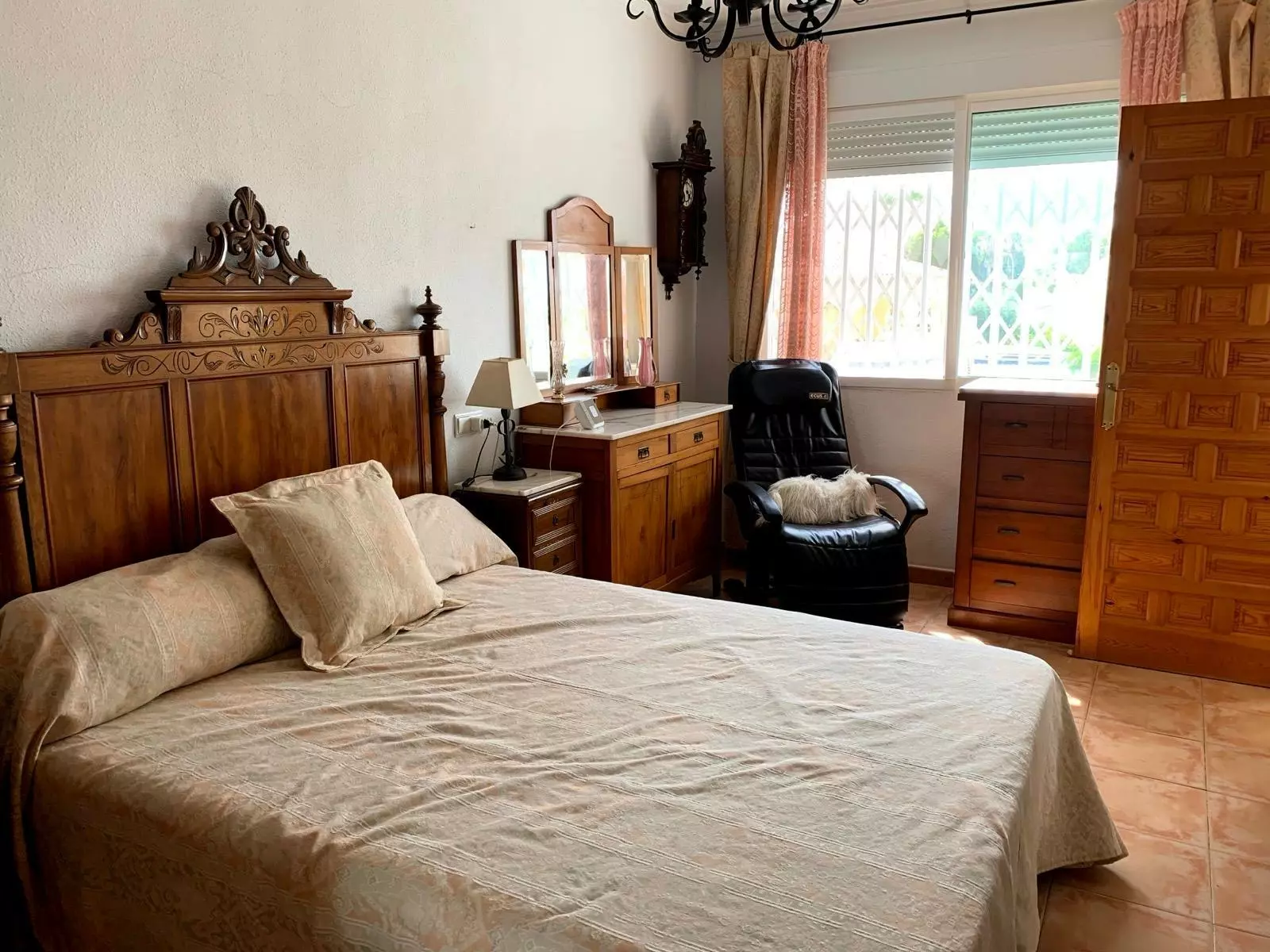15-10-00b9f0 5-bedroom Semi In Torrevieja, Spain (170 M²)