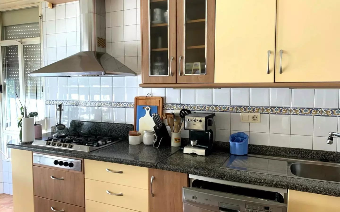 5-bedroom Semi In Torrevieja, Spain (170 M²)