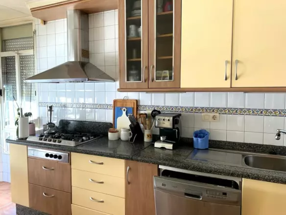 5-bedroom Semi In Torrevieja, Spain (170 M²)