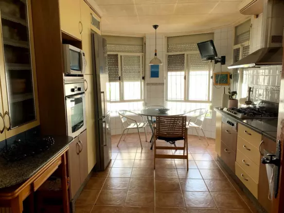 5-bedroom Semi In Torrevieja, Spain (170 M²)