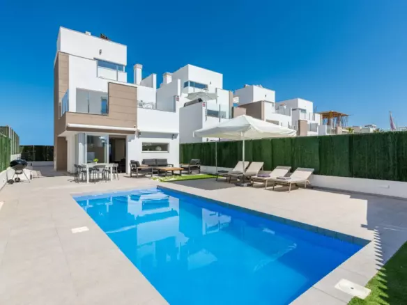 3-bedroom Property In Guardamar Del Segura, Spain (125 M²)