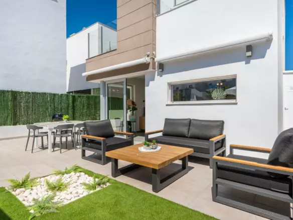 3-bedroom Property In Guardamar Del Segura, Spain (125 M²)