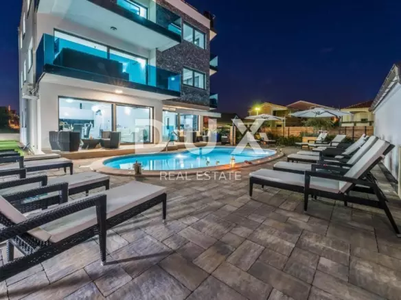 12-bedroom Detached House In Vir, Croatia (550 M²)