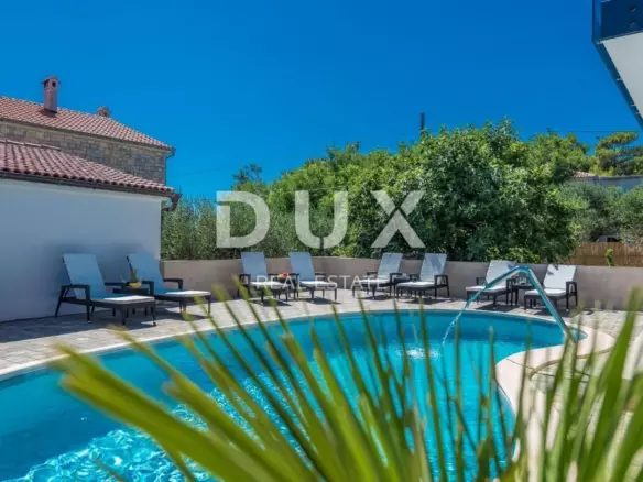 12-bedroom Detached House In Vir, Croatia (550 M²)