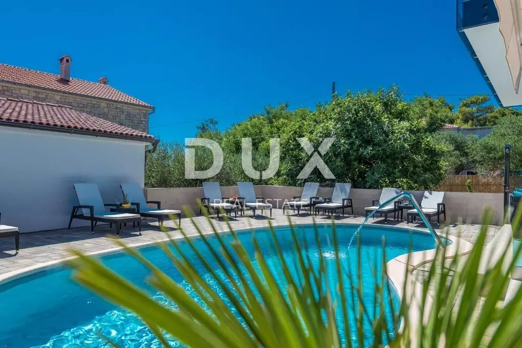 12-bedroom Detached House In Vir, Croatia (550 M²)