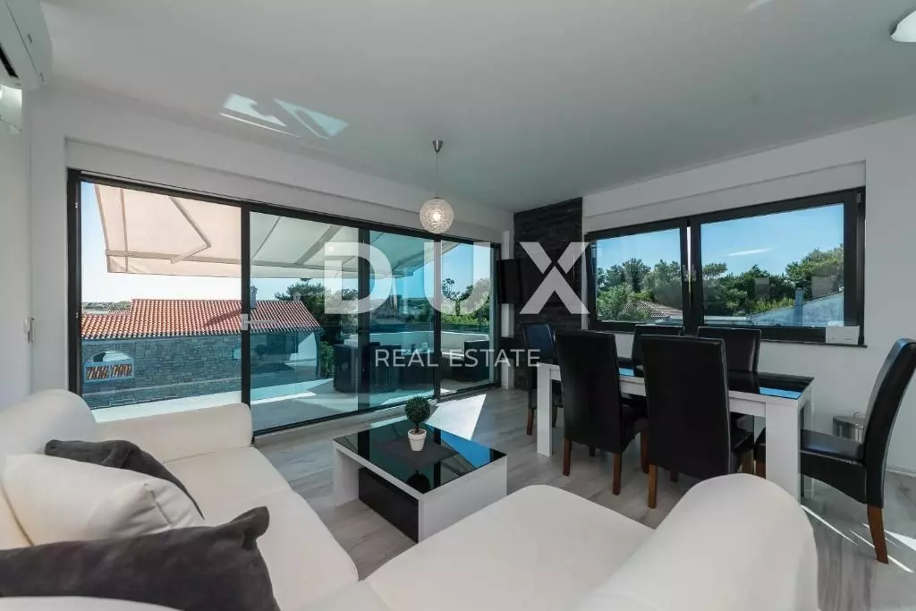12-bedroom Detached House In Vir, Croatia (550 M²)