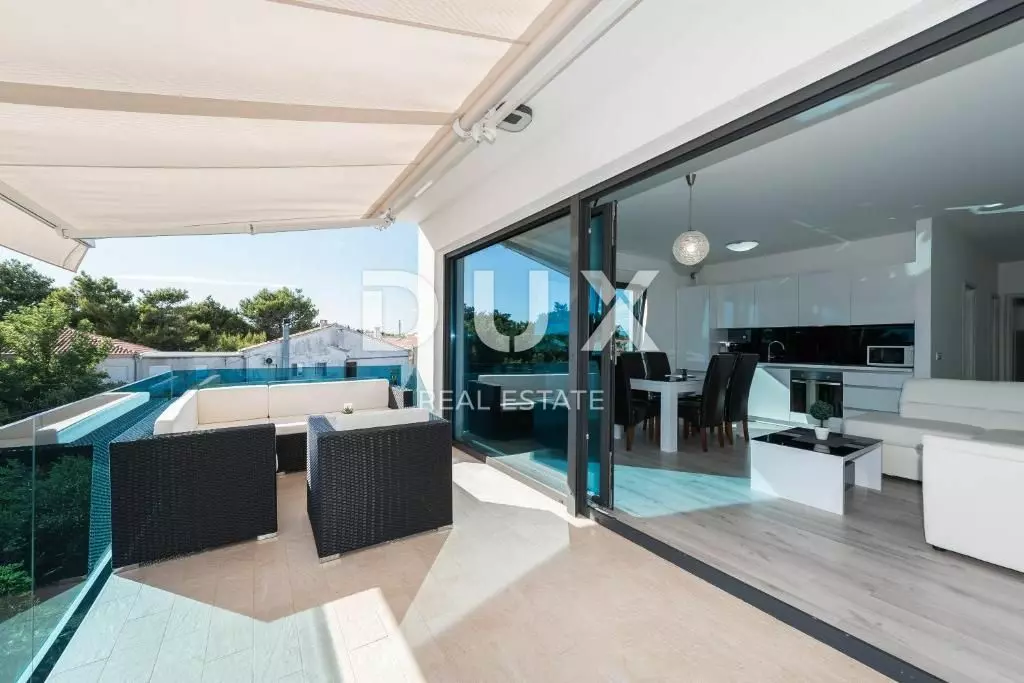 12-bedroom Detached House In Vir, Croatia (550 M²)