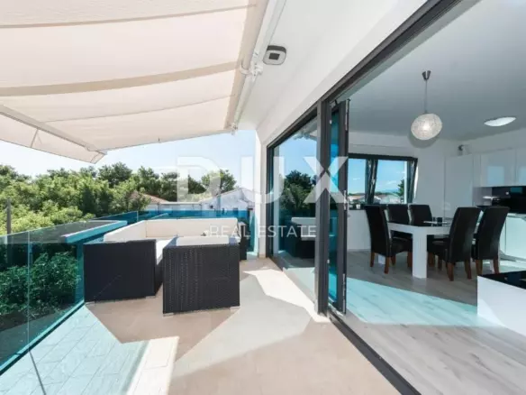 12-bedroom Detached House In Vir, Croatia (550 M²)
