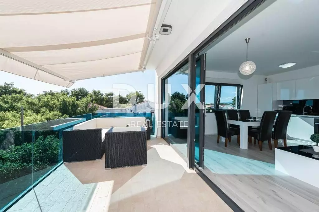 12-bedroom Detached House In Vir, Croatia (550 M²)