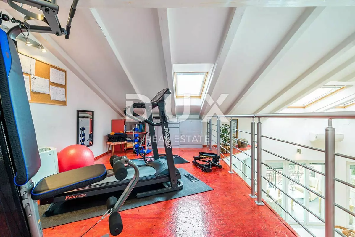 3-bedroom Apartment In Opatija – Centar, Croatia (222 M²)