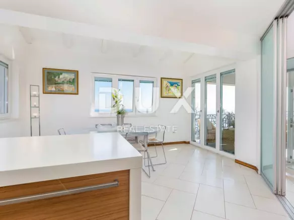 3-bedroom Apartment In Opatija – Centar, Croatia (222 M²)