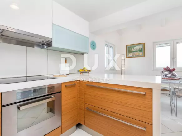 3-bedroom Apartment In Opatija – Centar, Croatia (222 M²)