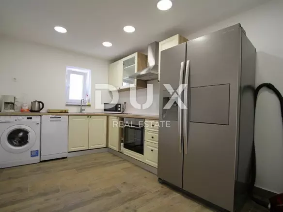 4-bedroom Villa In Poreč, Croatia (165 M²)