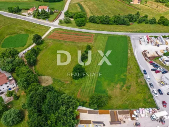 Land In Pazin, Croatia (9.508 M²)