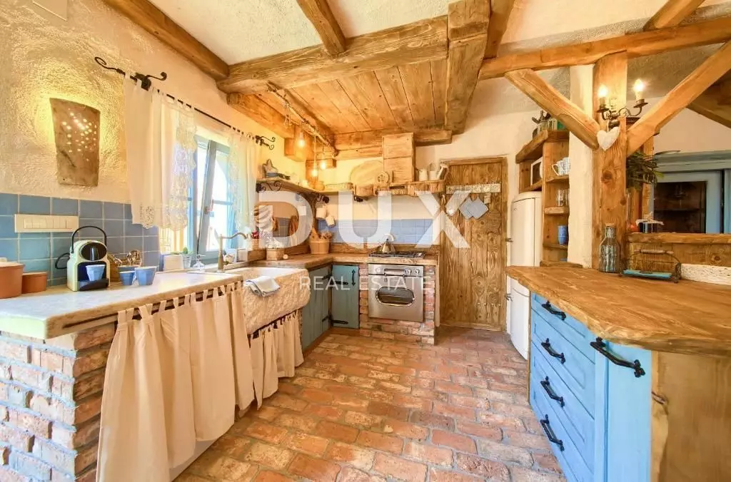 4-bedroom Detached House In Sveti Vid-miholjice, Croatia (260 M²)